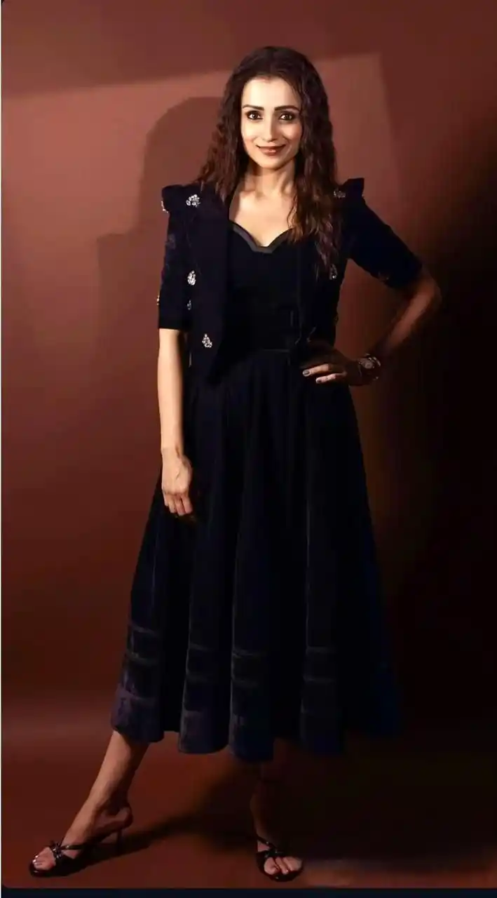 Beautiful Midi Dress - designer party wear outfit