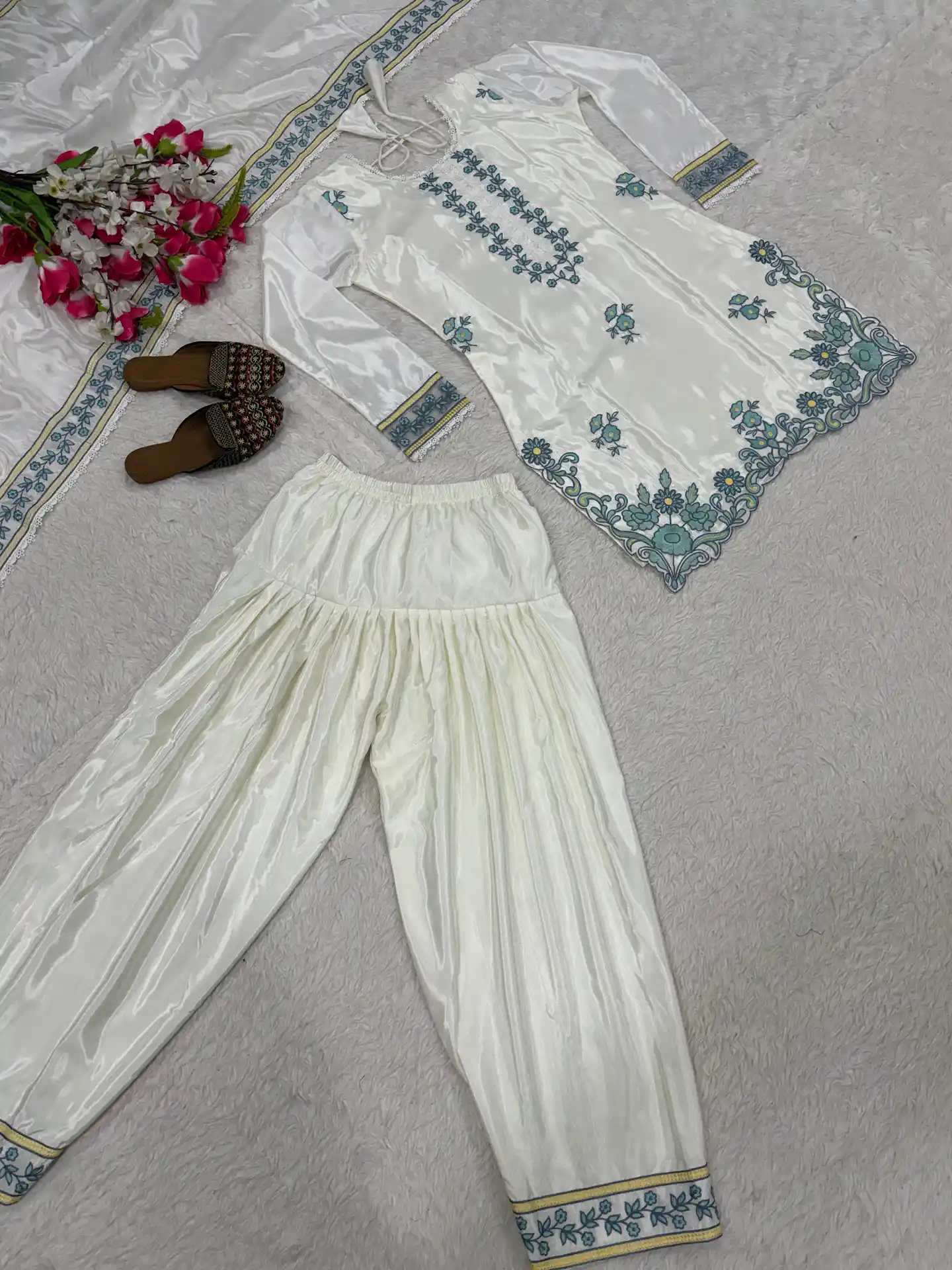 Elegant White Embroidered Kurta Set with Farshi Salwar & Dupatta for Women White Pakistani suit with farshi salwar, embroidered kurti and dupatta, elegant traditional outfit for women - Elegant White Embroidered Kurta Set with Farshi Salwar & Dupatta for Women