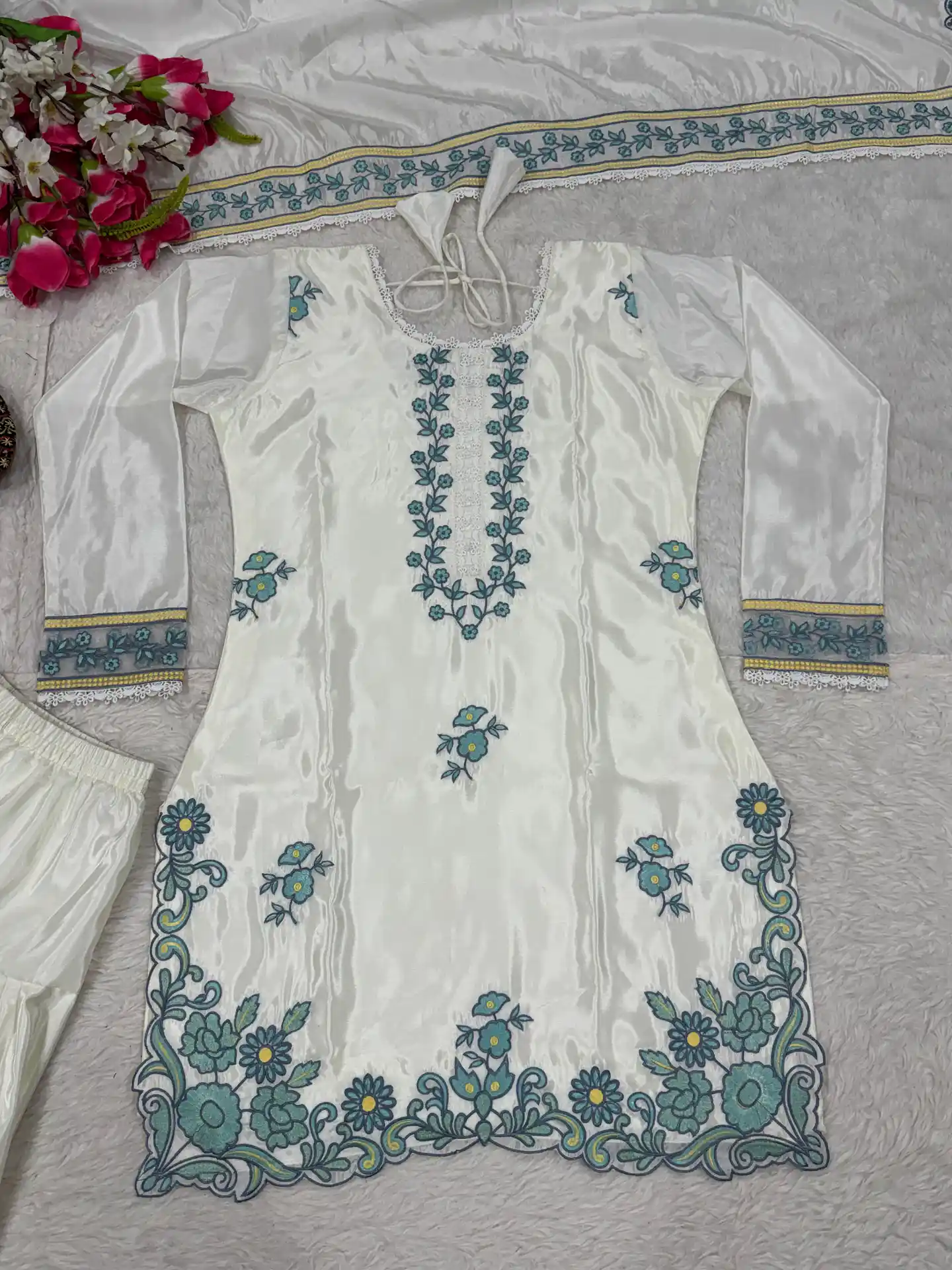 Elegant White Embroidered Kurta Set with Farshi Salwar & Dupatta for Women White Pakistani suit with farshi salwar, embroidered kurti and dupatta, elegant traditional outfit for women - Elegant White Embroidered Kurta Set with Farshi Salwar & Dupatta for Women